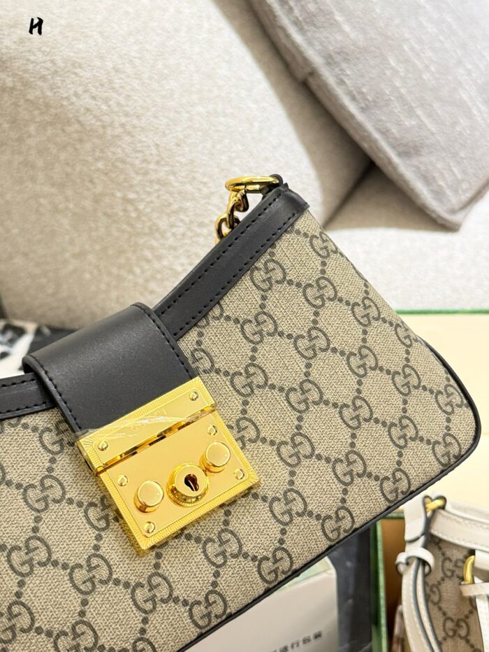 Gucci Padlock Mini Shoulder Bag Gg Supreme Canvas Padlock Clasp Adjustable Leather Chain Strap - Image 3
