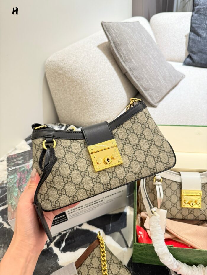 Gucci Padlock Mini Shoulder Bag Gg Supreme Canvas Padlock Clasp Adjustable Leather Chain Strap - Image 4