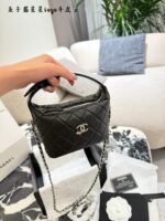 Chanel 25B Star Lunchbox Bag In Silver Buckle Caviar Calfskin - Image 2