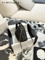 Chanel 25B Star Lunchbox Bag In Silver Buckle Caviar Calfskin - Image 6