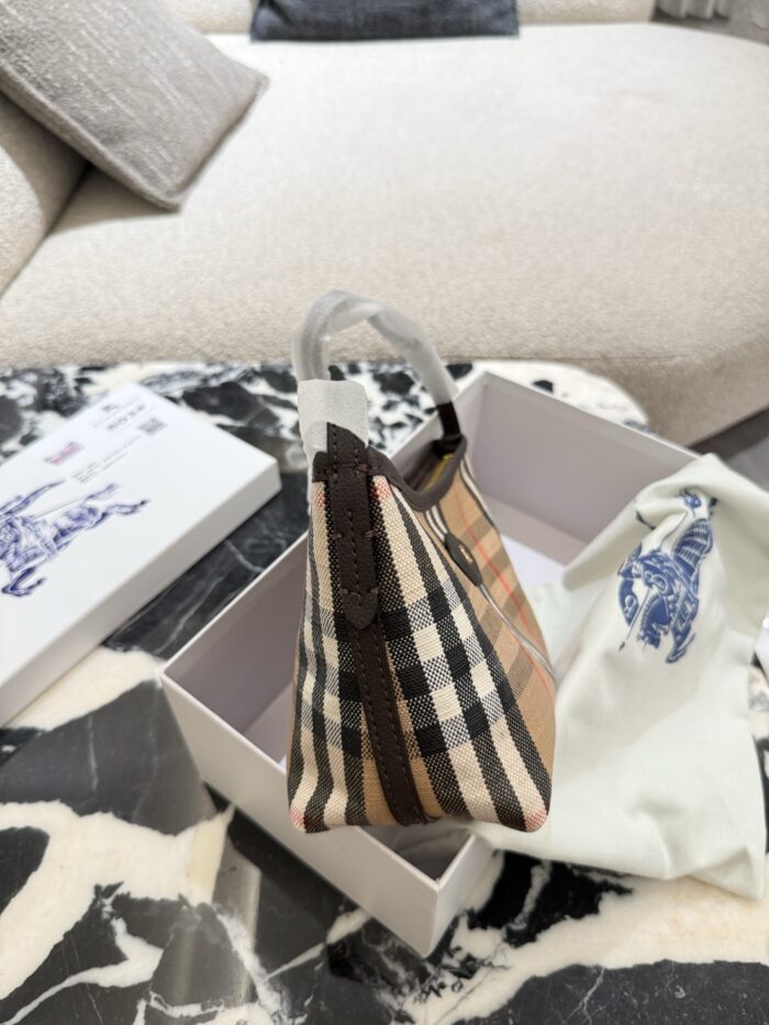 Burberry Vintage Check Lunchbox Bag - Versatile And Practical Crossbody Bag - Image 3
