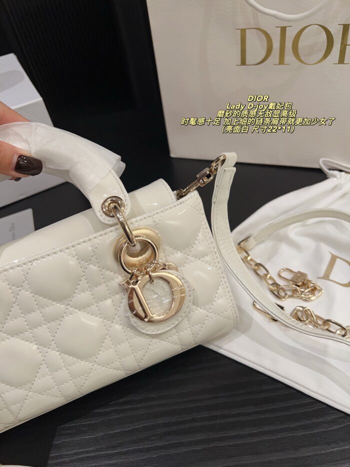 Dior Lady D-Joy Handbag Satin-Finish Texture Delicate Chain Shoulder Strap Stylish And Sophisticated Versatile For Both Chic And Sweet Looks - Image 4