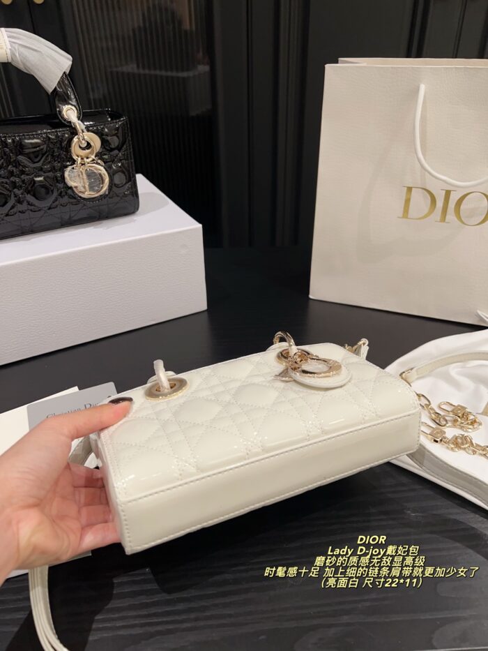 Dior Lady D-Joy Handbag Satin-Finish Texture Delicate Chain Shoulder Strap Stylish And Sophisticated Versatile For Both Chic And Sweet Looks - Image 6