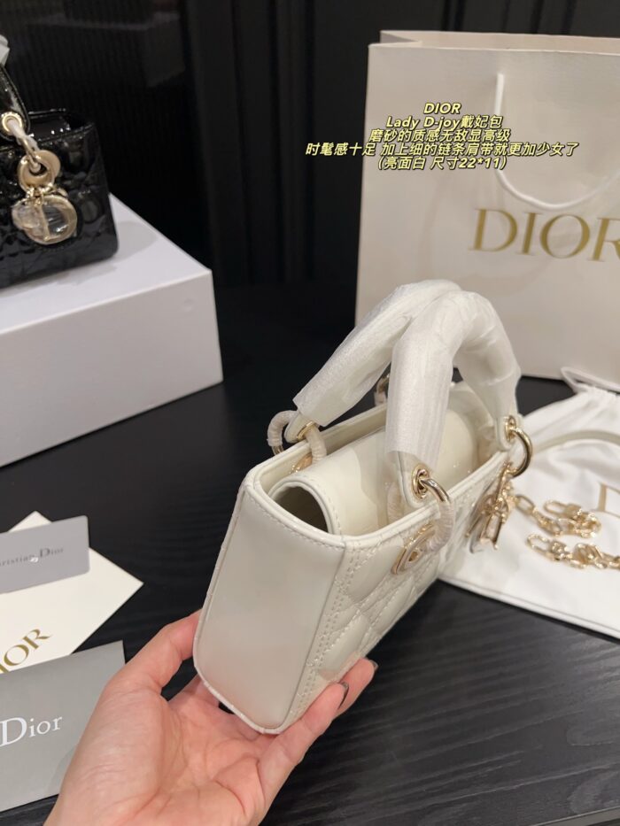 Dior Lady D-Joy Handbag Satin-Finish Texture Delicate Chain Shoulder Strap Stylish And Sophisticated Versatile For Both Chic And Sweet Looks - Image 7