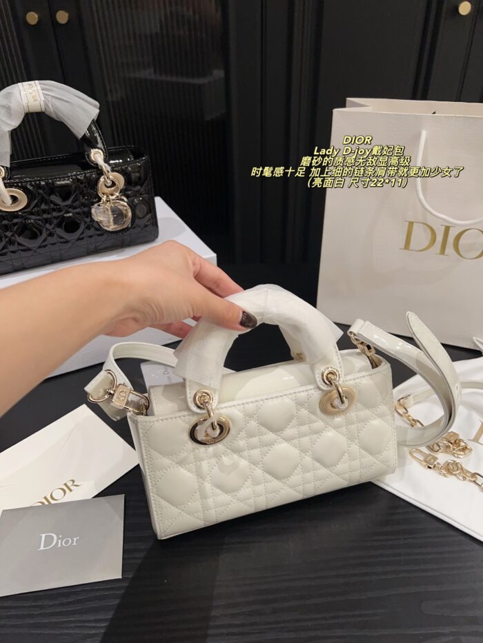 Dior Lady D-Joy Handbag Satin-Finish Texture Delicate Chain Shoulder Strap Stylish And Sophisticated Versatile For Both Chic And Sweet Looks - Image 9