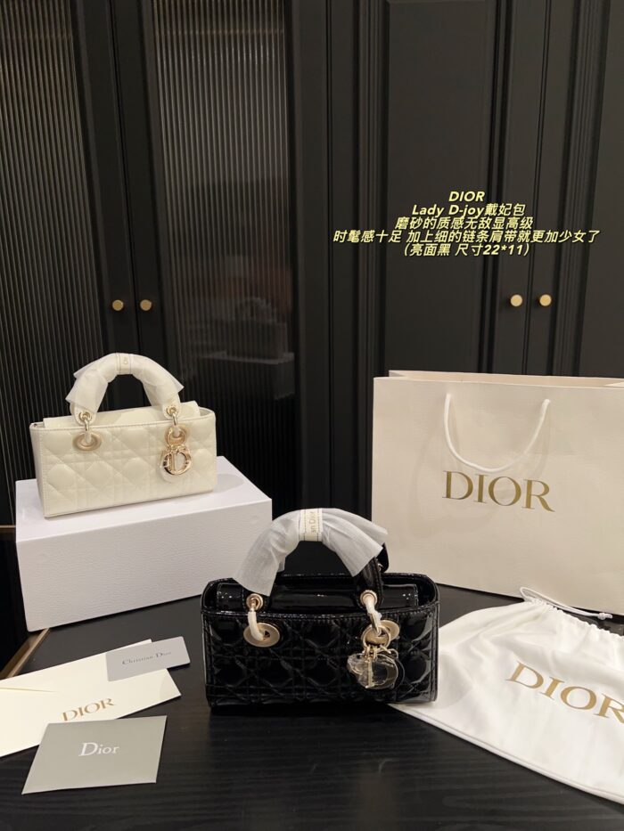 Dior Lady D-Joy Handbag Satin-Finish Texture Delicate Chain Shoulder Strap Stylish And Sophisticated Versatile For Both Chic And Sweet Looks - Image 10