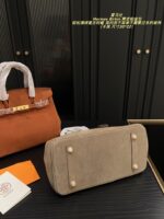 Hermès Birkin Suede Platinum Bag Retro Chic Structured, Minimalist, Sophisticated - Image 6