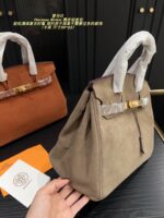 Hermès Birkin Suede Platinum Bag Retro Chic Structured, Minimalist, Sophisticated - Image 7