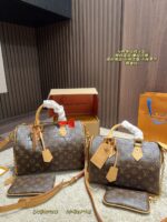 Louis Vuitton Crocodile-Embossed Pillow Bag Exquisite Elegance, Versatile For All Seasons