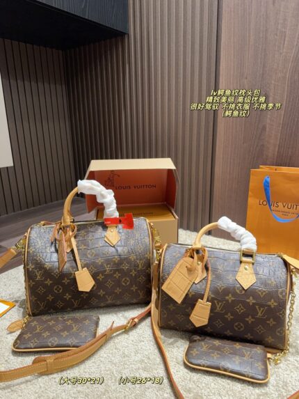 Louis Vuitton Crocodile-Embossed Pillow Bag Exquisite Elegance, Versatile For All Seasons
