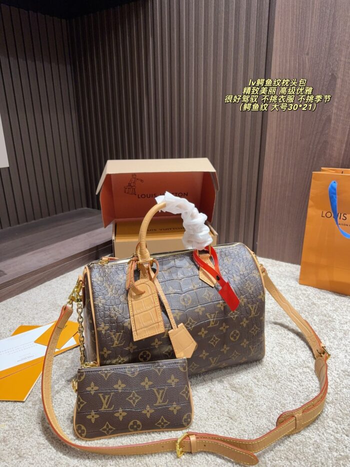 Louis Vuitton Crocodile-Embossed Pillow Bag Exquisite Elegance, Versatile For All Seasons - Image 3