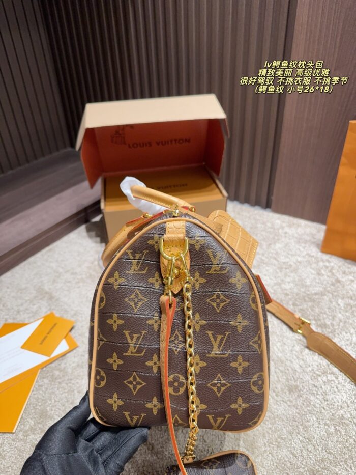 Louis Vuitton Crocodile-Embossed Pillow Bag Exquisite Elegance, Versatile For All Seasons - Image 8
