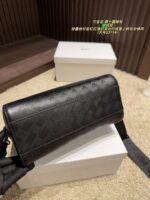 Montblanc Men'S Cylinder Bag Cowhide Leather, Spacious Capacity Daily Commuting And Work Bag - Image 6