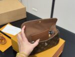 Louis Vuitton Ivy Woc Double Chain Mahjong Bag Crossbody, Shoulder Or Handheld Carry Internal Card Slots - Image 4