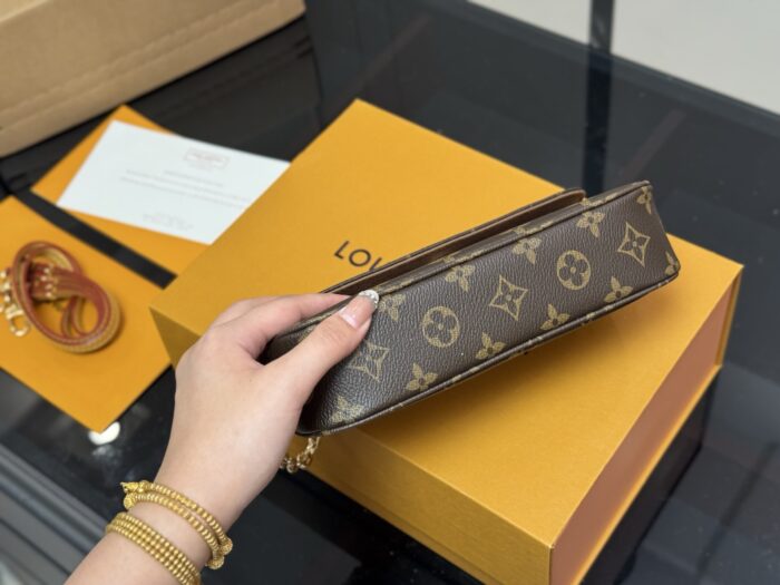 Louis Vuitton Ivy Woc Double Chain Mahjong Bag Crossbody, Shoulder Or Handheld Carry Internal Card Slots - Image 8