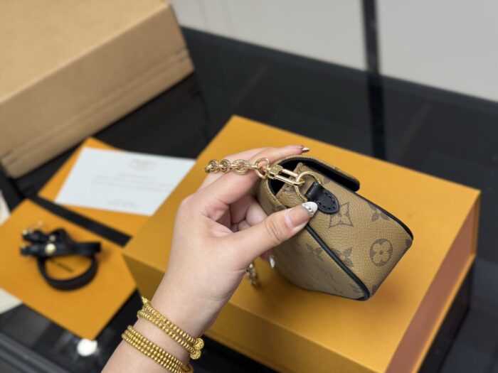 Louis Vuitton Ivy Woc Double Chain Mahjong Bag Crossbody, Shoulder Or Handheld Carry Internal Card Slots - Image 14
