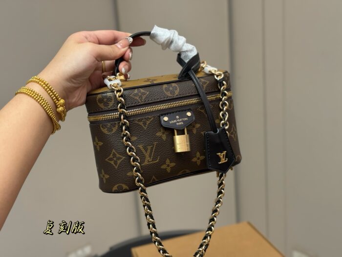 Louis Vuitton Nice Vanity Case Original Hardware Complete With Original Shoulder Straps (One Wide, One Narrow) - Image 9