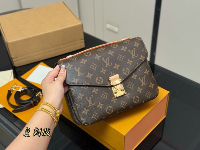 Louis Vuitton Classic Monogram Messenger Bag Upgraded Steel Hardware Premium Quality - Image 2