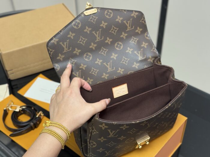 Louis Vuitton Classic Monogram Messenger Bag Upgraded Steel Hardware Premium Quality - Image 4