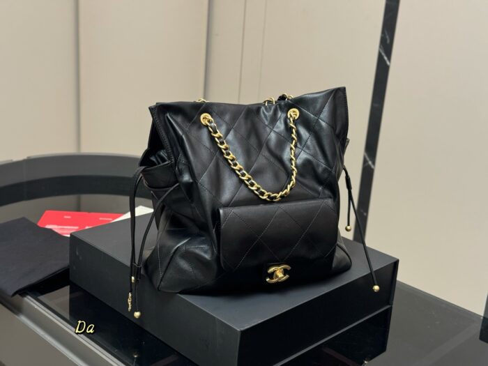 Chanel New Shopping Tote Bag Exquisite Craftsmanship Trendy Elements - Image 9