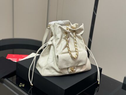 Chanel New Shopping Tote Exquisite Craftsmanship Contemporary Fashion Elements