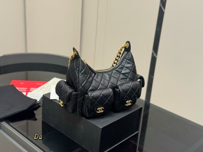 Chanel Hobo New Summer Handbag Exquisite Craftsmanship Trend-Forward Design - Image 1