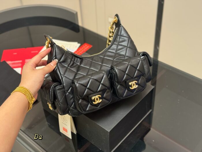 Chanel Hobo New Summer Handbag Exquisite Craftsmanship Trend-Forward Design - Image 2