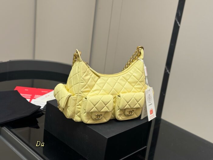 Chanel Hobo New Summer Handbag Exquisite Craftsmanship Trend-Forward Design - Image 14
