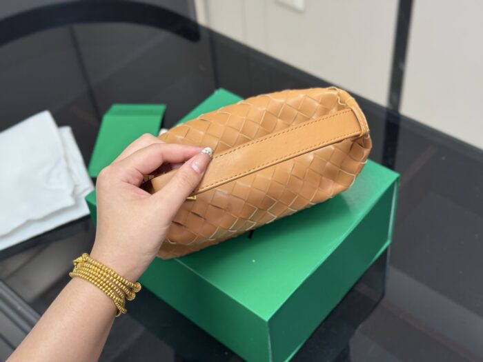 Bottega Veneta Bento Bag - Enhanced Edition Woven Cowhide Leather Lightweight And Comfortable - Image 3