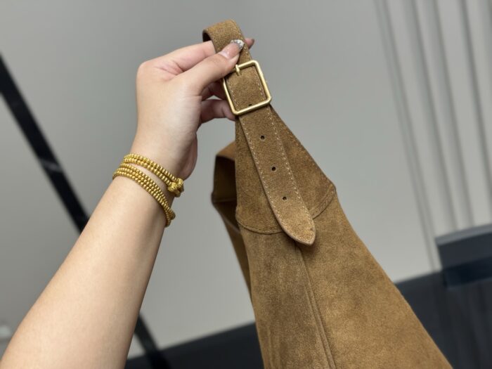 Saint Laurent Jamie Collection New Suede Bag: Stylish And Practical - Image 6