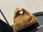 Saint Laurent Jamie Collection New Suede Bag: Stylish And Practical - Image 7