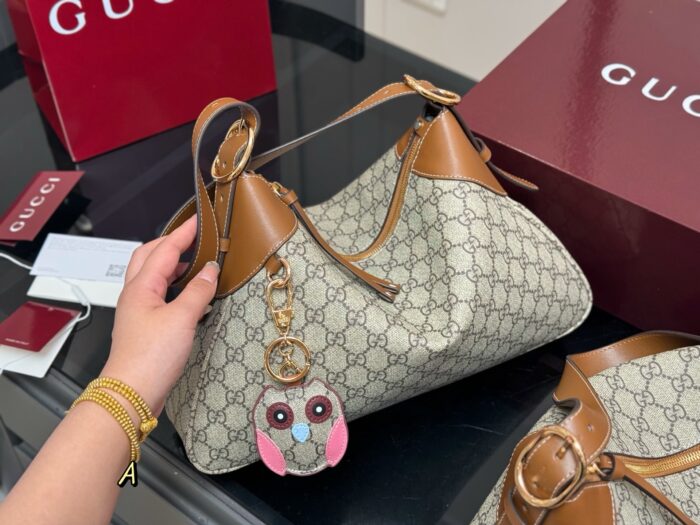 Gucci Emblem Series Tote Bag Lightweight And Practical Classic Gg Print - Image 2