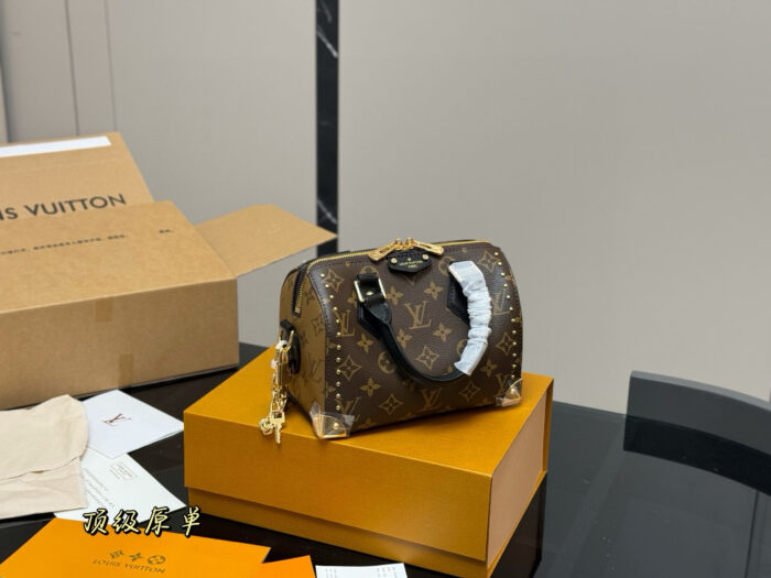 Louis Vuitton Studded Cushion Bag Versatile And Edgy For Everyday Outings - Image 5