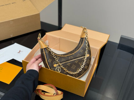 Louis Vuitton Vintage Pea Pod Bag (Crescent Bag) - Original Steel Hardware, Yellow Leather, Chain Strap - Handheld, Underarm, Crossbody