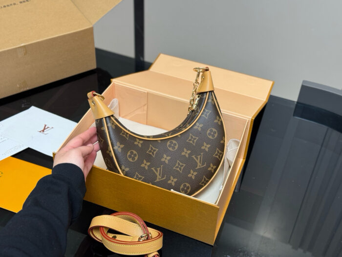 Louis Vuitton Vintage Pea Pod Bag (Crescent Bag) - Original Steel Hardware, Yellow Leather, Chain Strap - Handheld, Underarm, Crossbody - Image 8