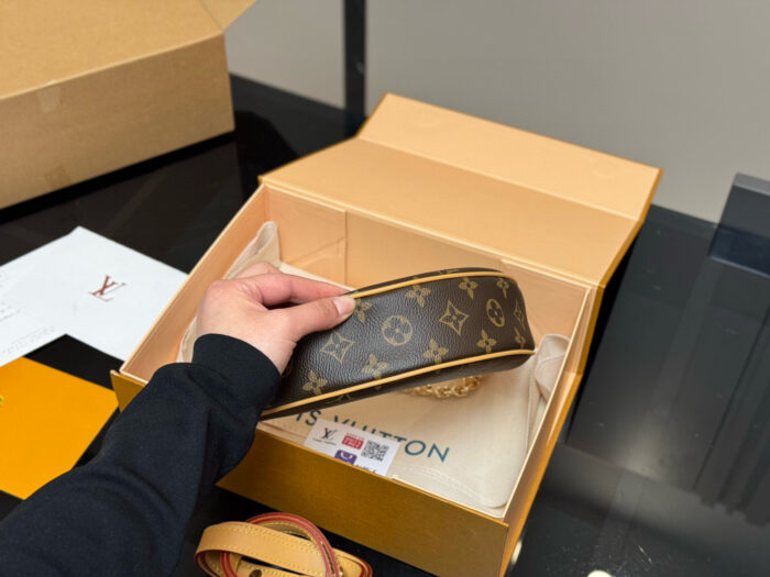 Louis Vuitton Vintage Pea Pod Bag (Crescent Bag) - Original Steel Hardware, Yellow Leather, Chain Strap - Handheld, Underarm, Crossbody - Image 9