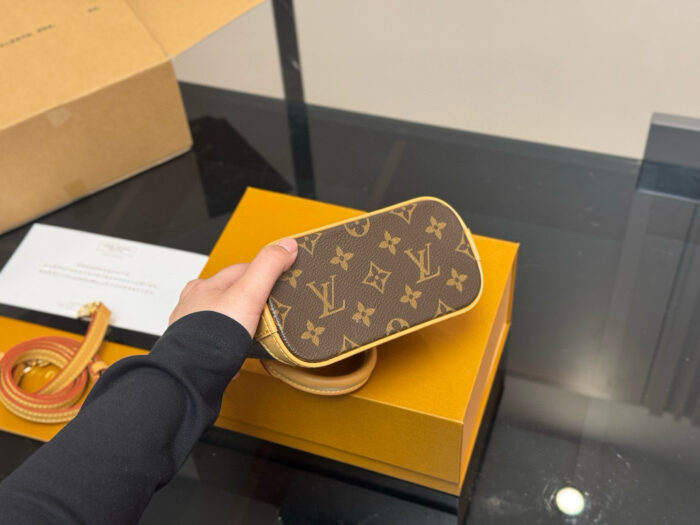 Louis Vuitton Alma Classic Shell Bag Versatile And Understated Modern Favourites - Image 8