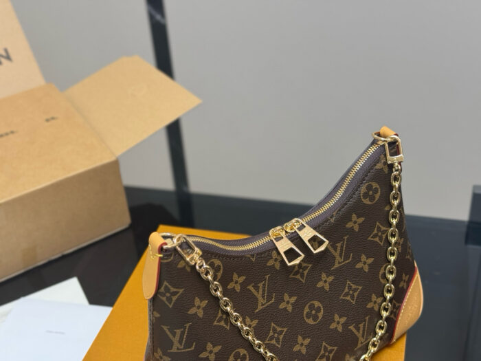 Louis Vuitton Vintage Horn Bag Classic Vintage Shoulder Bag Original Hardware With Yellow Leather Includes Shoulder Strap And Chain Versatile For Both Shoulder And Crossbody Carry - Image 3