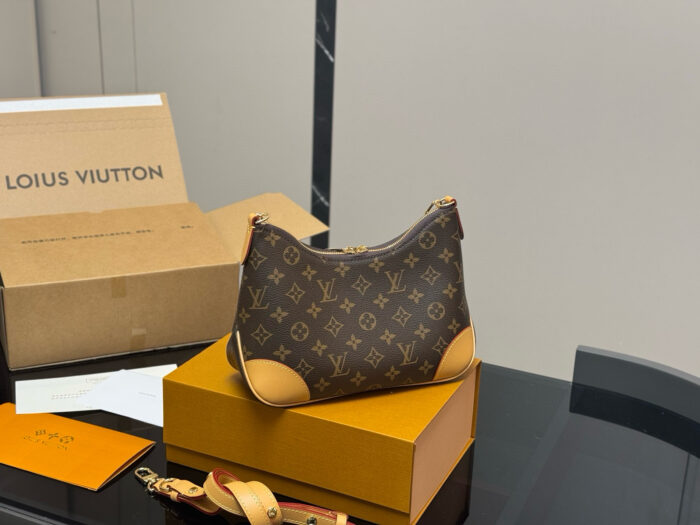 Louis Vuitton Vintage Horn Bag Classic Vintage Shoulder Bag Original Hardware With Yellow Leather Includes Shoulder Strap And Chain Versatile For Both Shoulder And Crossbody Carry - Image 8