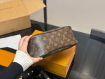 Louis Vuitton Vintage Horn Bag Classic Vintage Shoulder Bag Original Hardware With Yellow Leather Includes Shoulder Strap And Chain Versatile For Both Shoulder And Crossbody Carry - Image 9