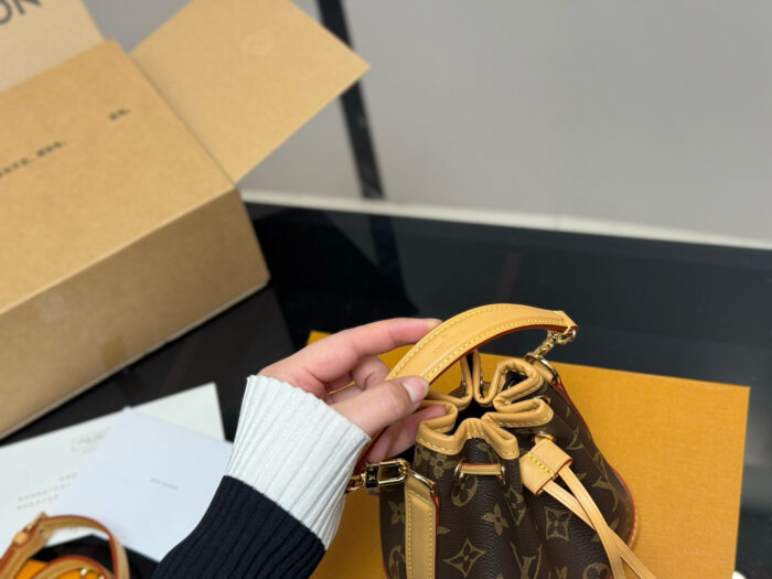 Louis Vuitton New Nano Bucket Bag Vintage Monogram - Image 3