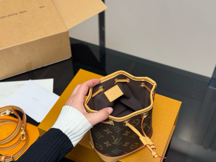 Louis Vuitton New Nano Bucket Bag Vintage Monogram - Image 4