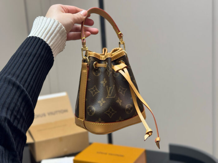 Louis Vuitton New Nano Bucket Bag Vintage Monogram - Image 9