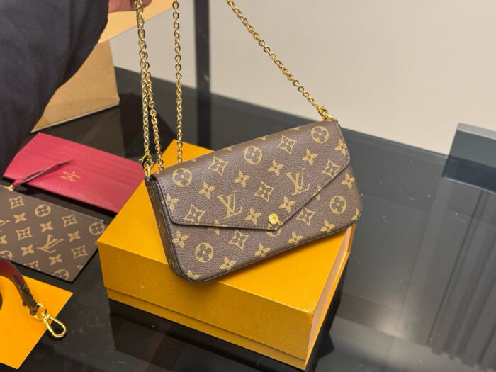 Louis Vuitton Three-Piece Set Tri-Function Bag Original Fabric Lining Enhanced Quality - Image 2
