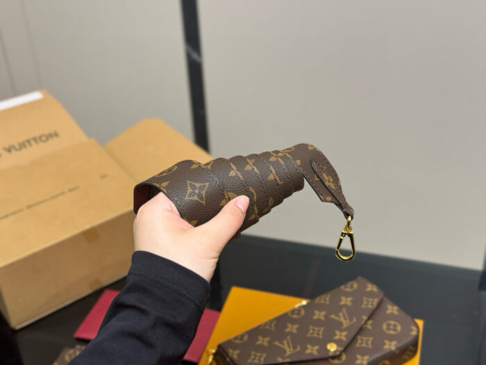 Louis Vuitton Three-Piece Set Tri-Function Bag Original Fabric Lining Enhanced Quality - Image 5