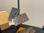 Louis Vuitton Three-In-One Three-Piece Set Bag Original Fabric Lining Quality Enhanced - Image 3