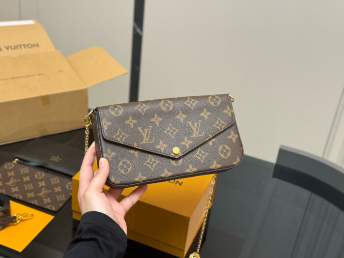 Louis Vuitton Three-In-One Three-Piece Set Bag Original Fabric Lining Quality Enhanced - Image 9