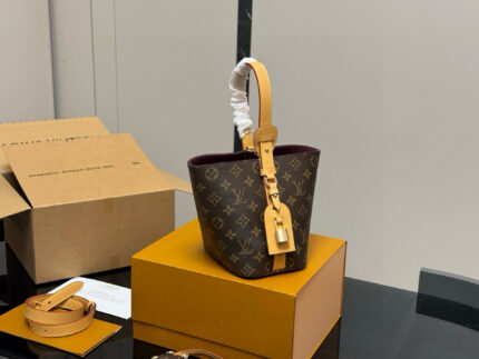 Louis Vuitton Vintage Bucket Bag Classic Monogram Design