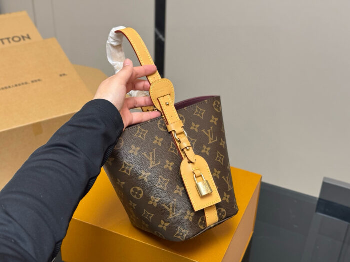 Louis Vuitton Vintage Bucket Bag Classic Monogram Design - Image 2