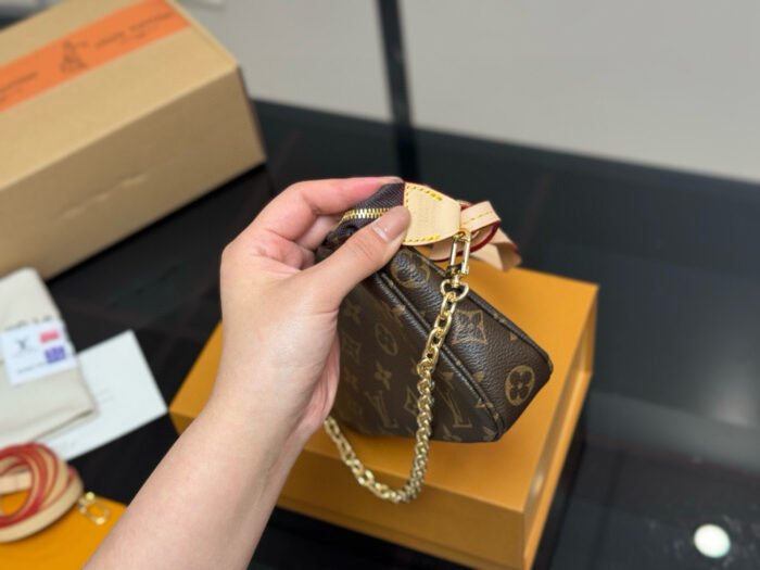 Louis Vuitton Mahjong Bag Replica Edition Colour-Changing Leather Includes Long And Short Shoulder Straps - Image 5